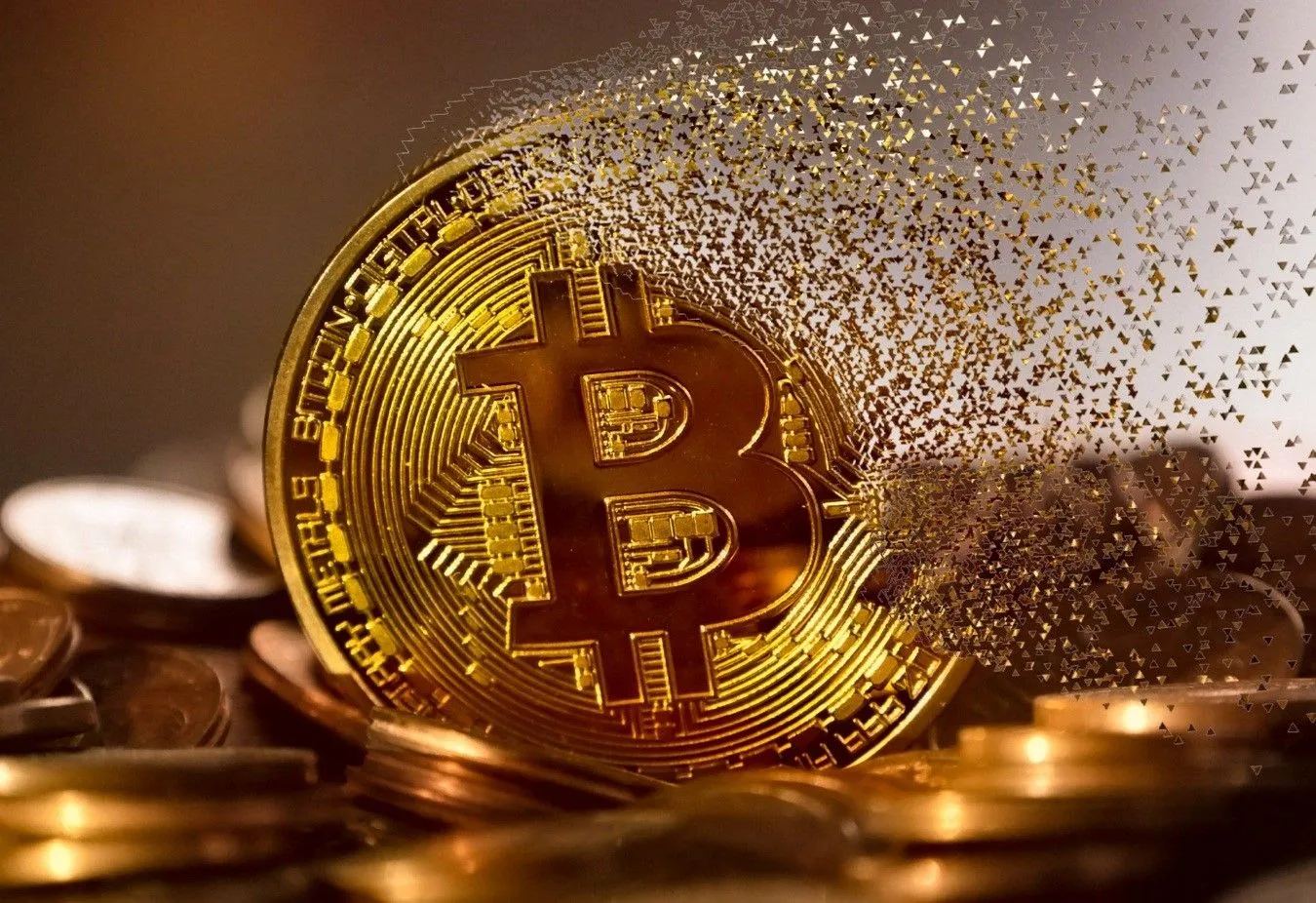 Bitcoin cierra octubre con ganancias