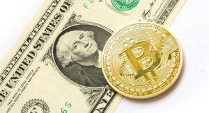 Bitcoin cierra octubre con ganancias